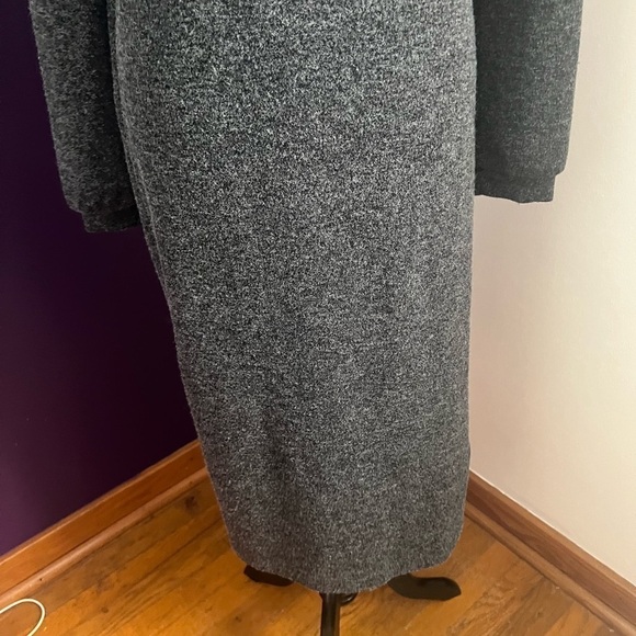7 for $30 Banana Republic Knit Dress - Picture 4 of 9